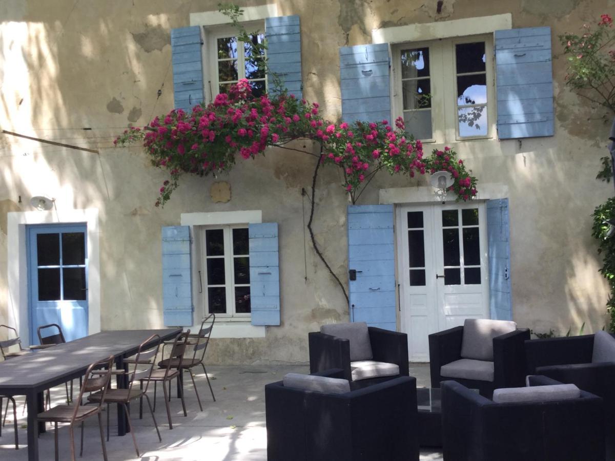 Montjoia Acomodação com café da manhã LʼIsle-sur-la-Sorgue Exterior foto