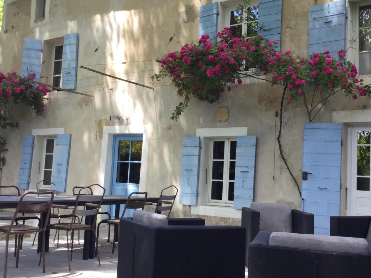 Montjoia Acomodação com café da manhã LʼIsle-sur-la-Sorgue Exterior foto