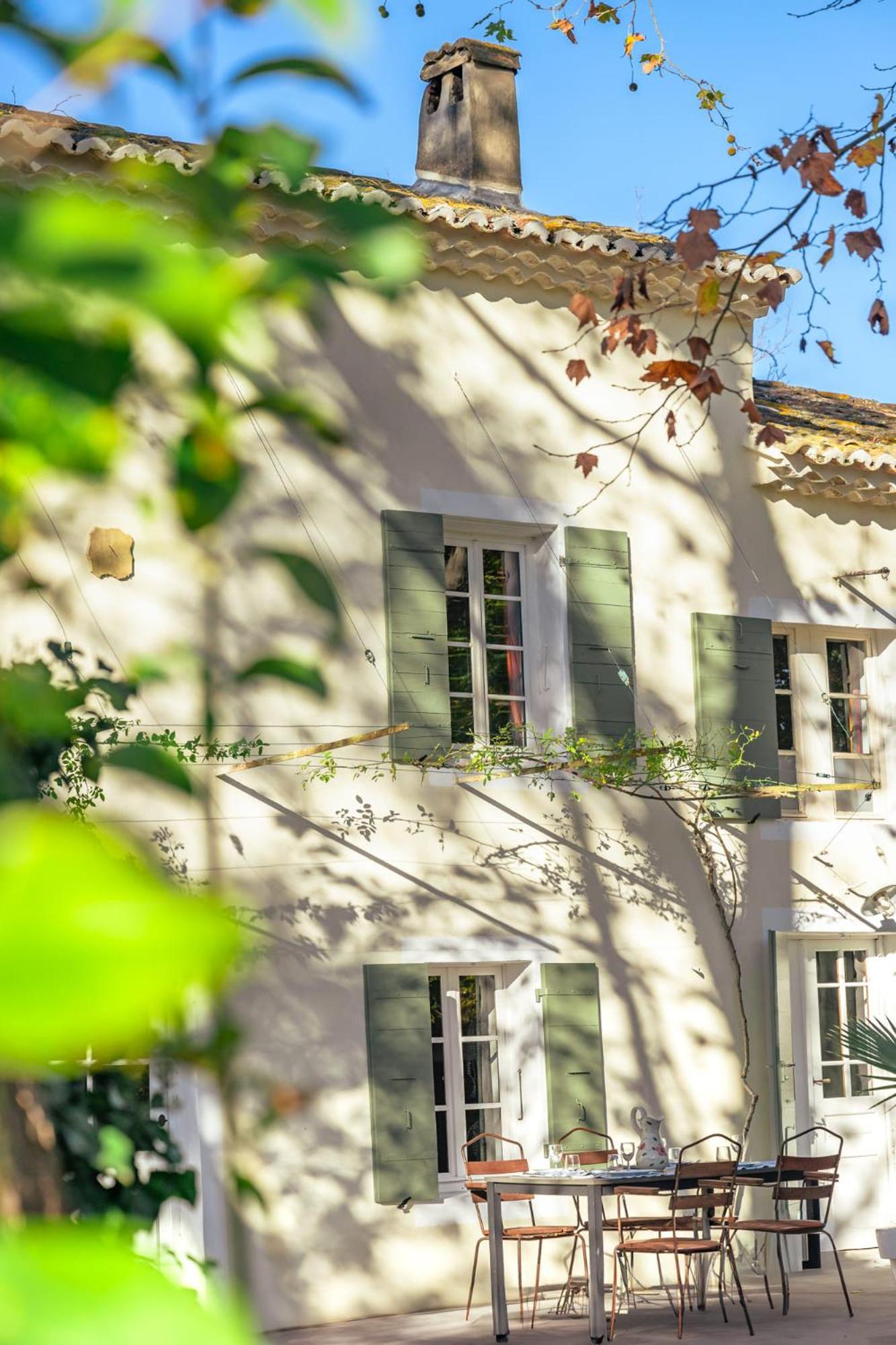 Montjoia Acomodação com café da manhã LʼIsle-sur-la-Sorgue Exterior foto