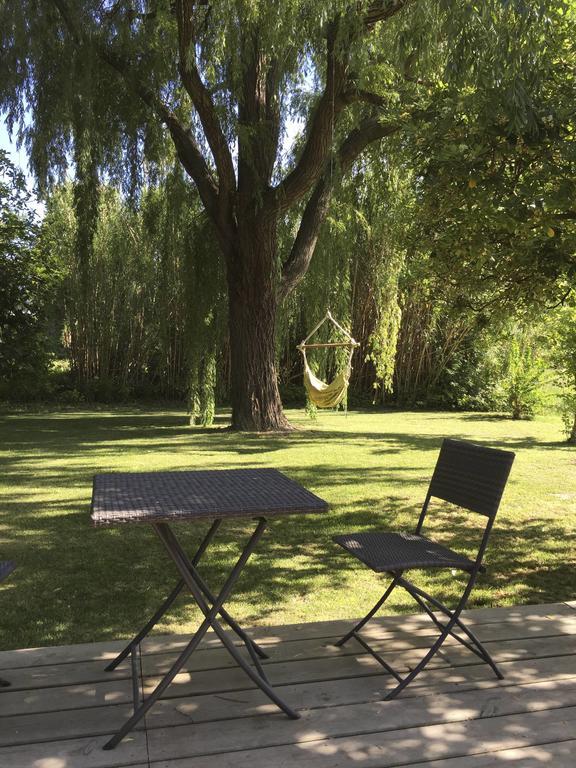 Montjoia Acomodação com café da manhã LʼIsle-sur-la-Sorgue Exterior foto